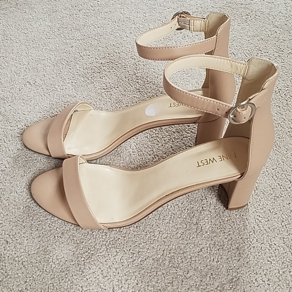 Nine West nude heels